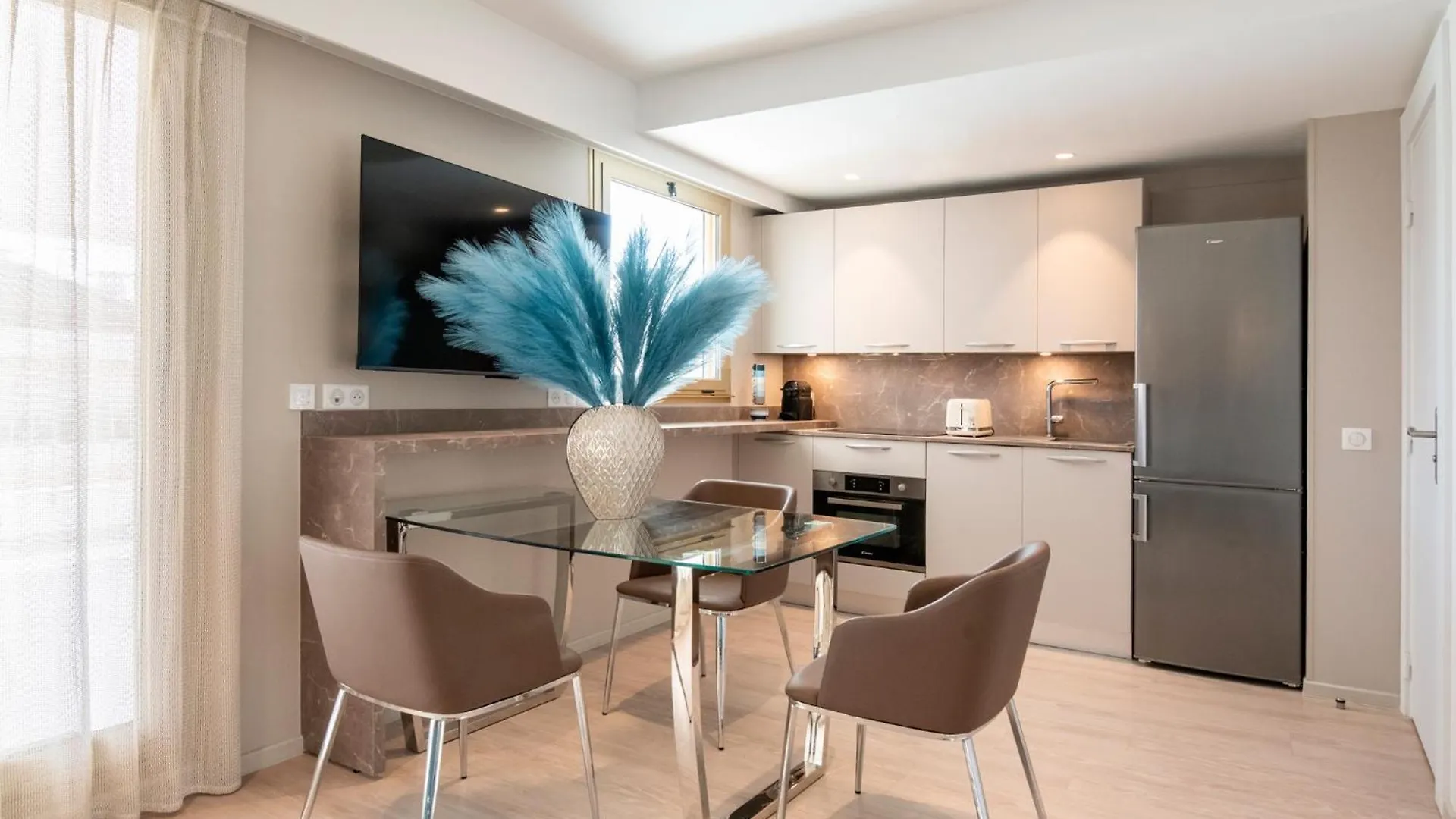 Residence Hoteliere Chambord Au Coeur De Menton - Entierement Renovee Francia