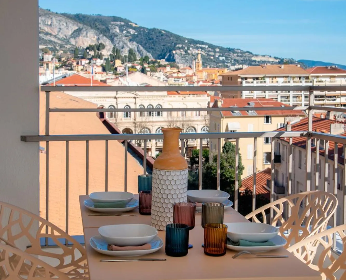 Residence Hoteliere Chambord Au Coeur De Menton - Entierement Renovee 3*,