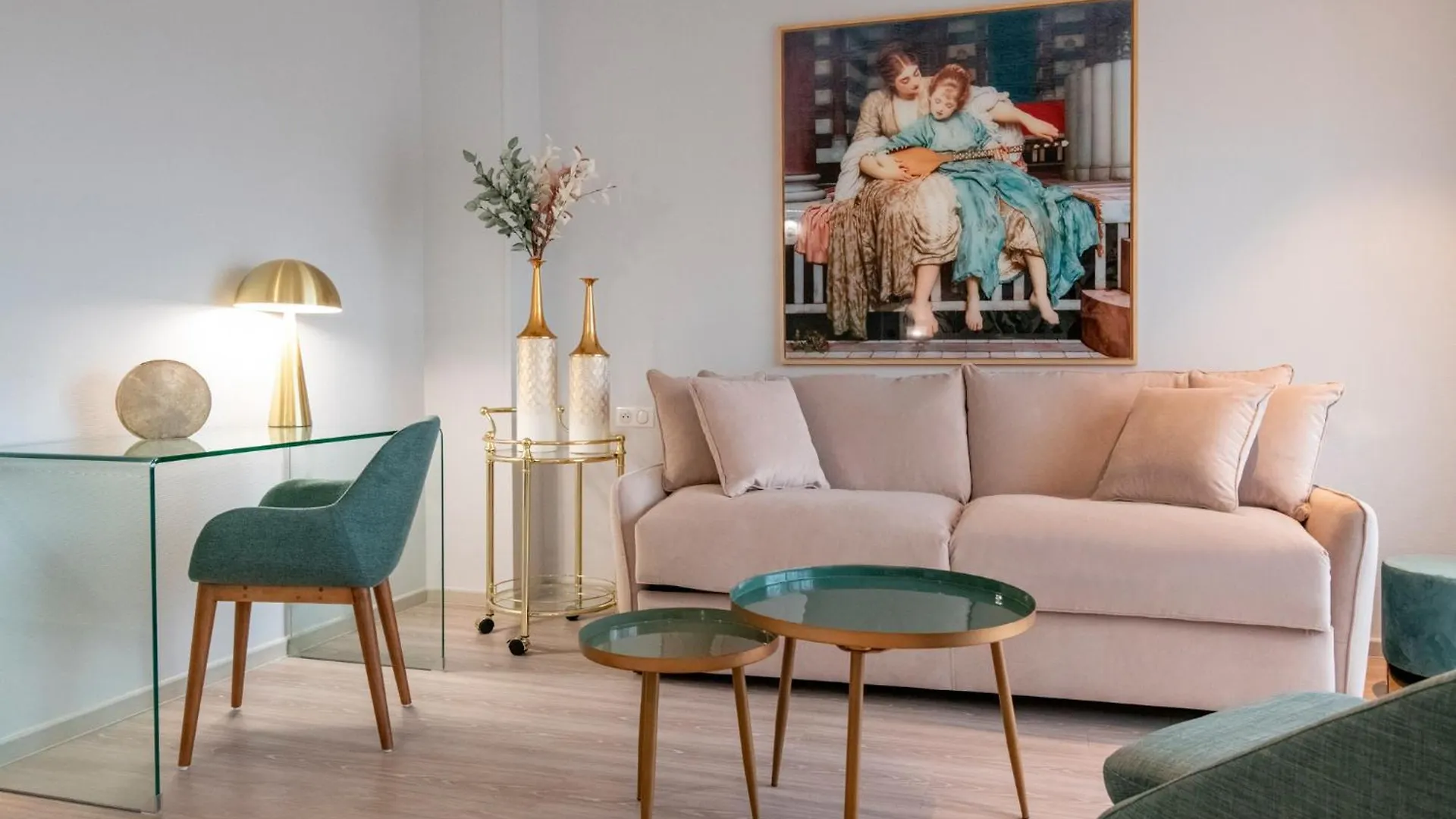 Residence Hoteliere Chambord Au Coeur De Menton - Entierement Renovee